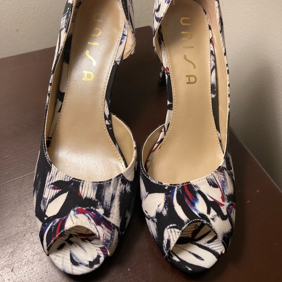 Spring peep toe heels - NWT - Picture 2 of 3